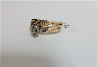 10K YELLOW GOLD DIAMOND CLUSTER RING SIZE 7.75 3.7G